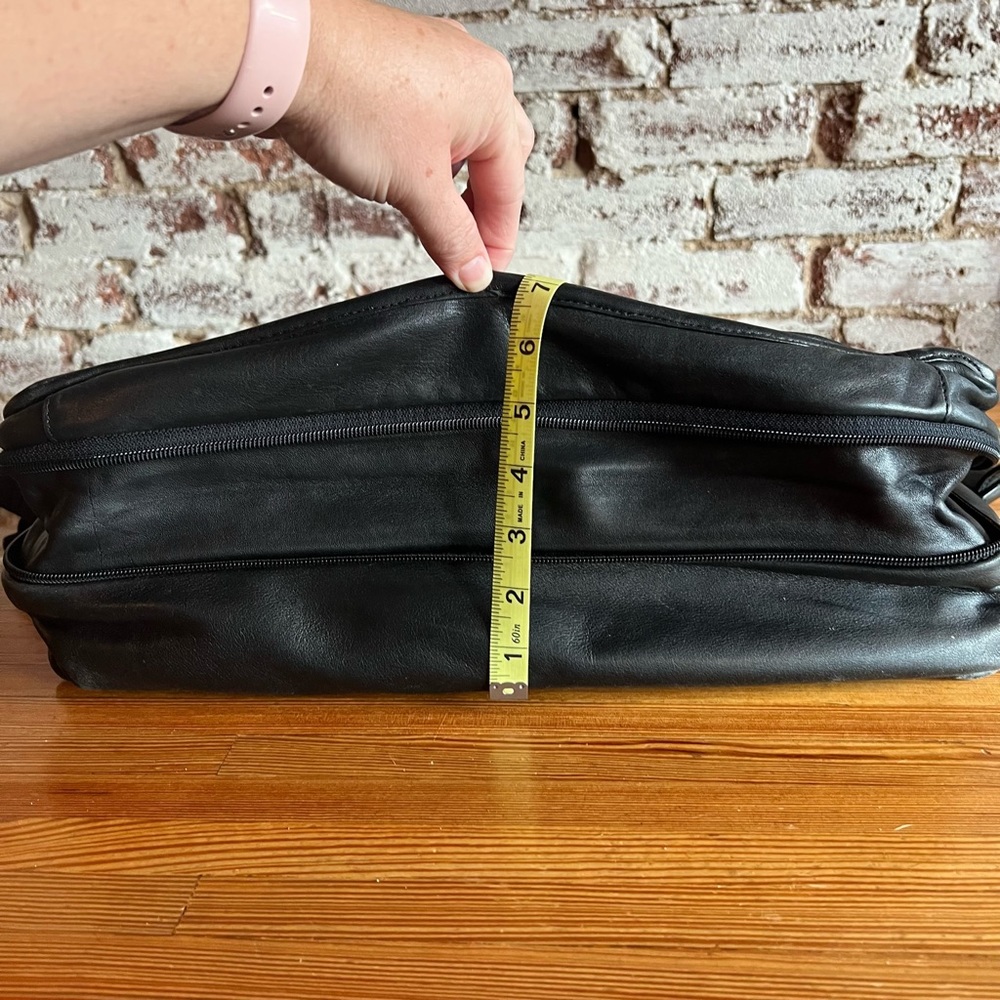 Tumi Expandable Briefcase - Picture 8 of 10